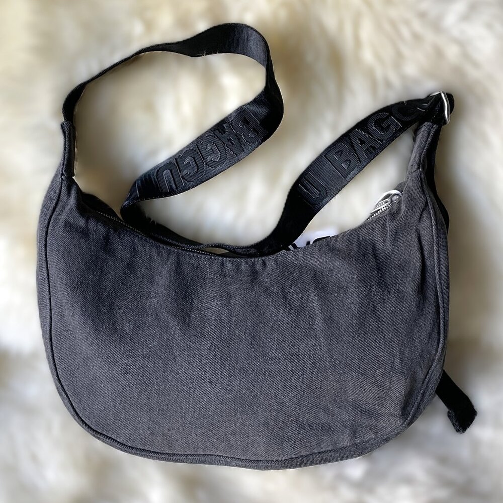 NWT Baggu Medium Crescent Bag - Washed Black Denim - Picture 2 of 12
